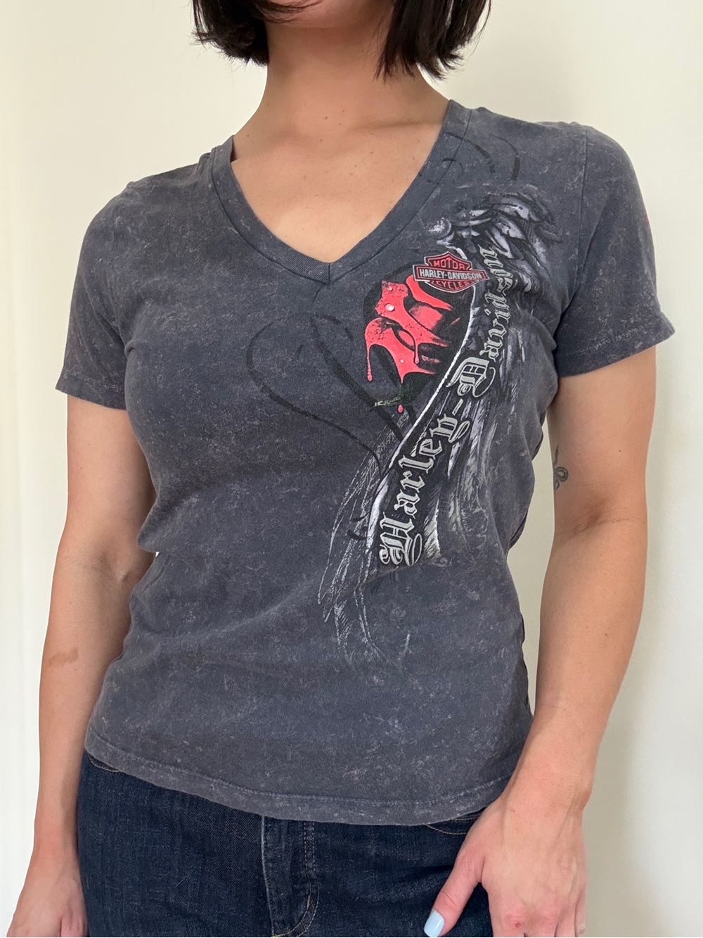 Harley-Davidson Distressed Gray Rose & Dagger V-Neck Graphic Tee S